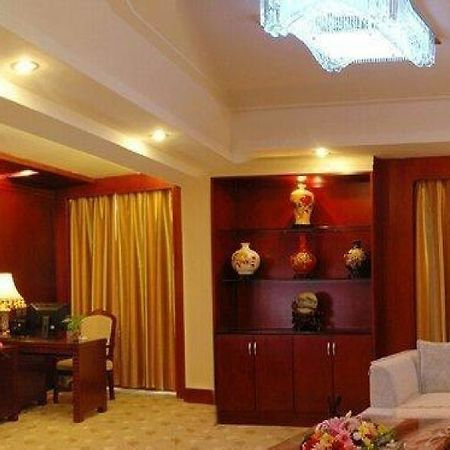 Mandarin Hotel Yunnan Кунмин Екстериор снимка