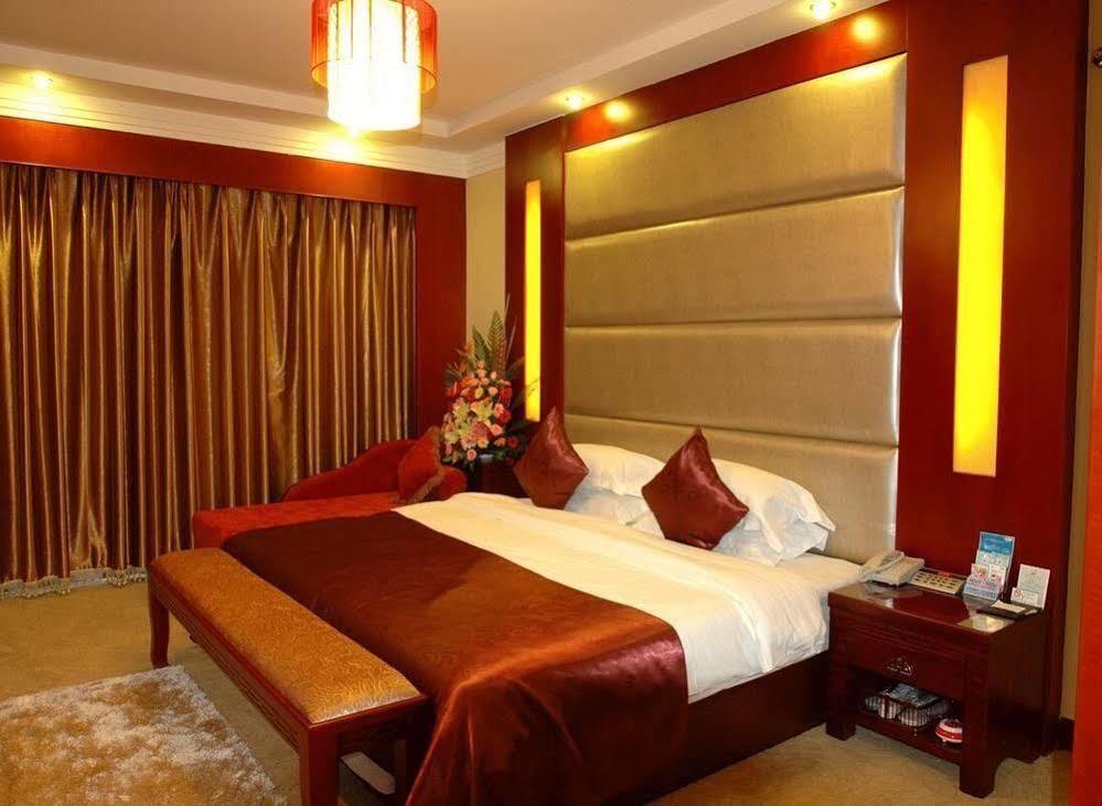 Mandarin Hotel Yunnan Кунмин Екстериор снимка