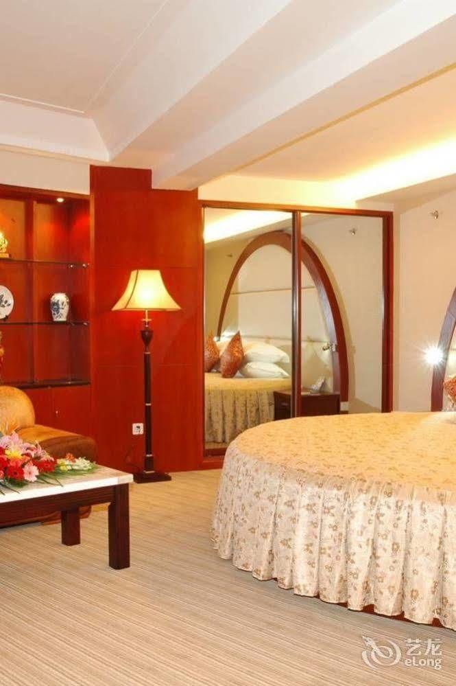 Mandarin Hotel Yunnan Кунмин Екстериор снимка